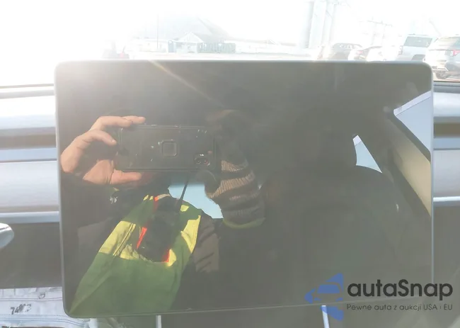 5YJ3E1EB0LF651259: 44158518