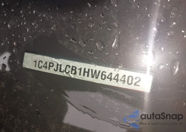 1C4PJLCB1HW644402: 44158660