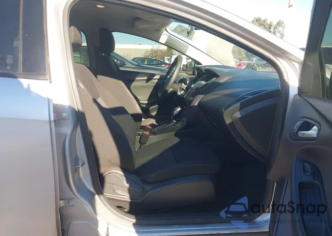 1FADP3F21JL207588: 44158675