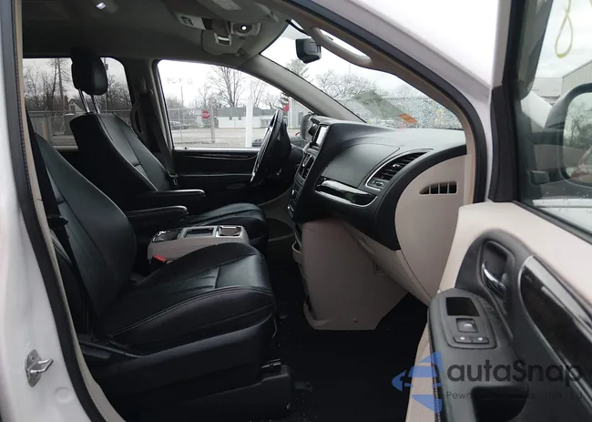 2C4RC1BG8ER195132: 44158748