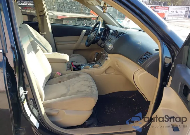 5TDBK3EH9CS165033: 44158764