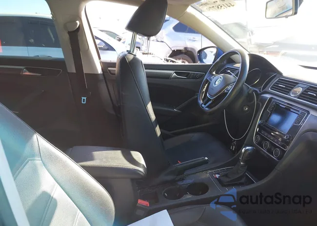 1VWDT7A32HC015102: 44158779