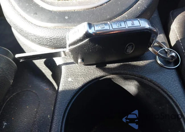 3KPF24AD0LE158637: 44158814