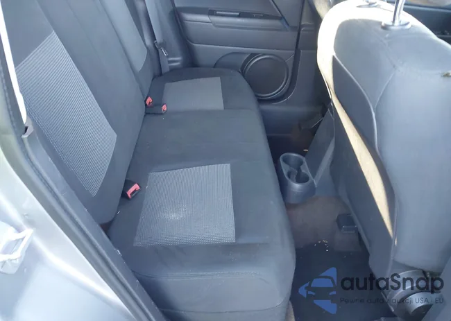 1C4NJPBB1FD144085: 44158890