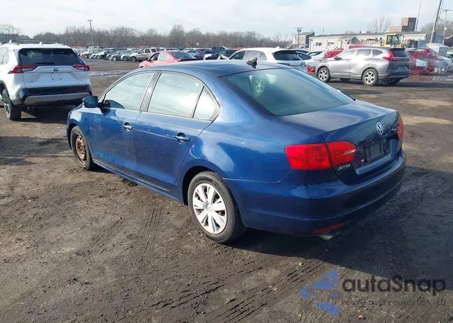 3VWD17AJ9EM211715: 44158141