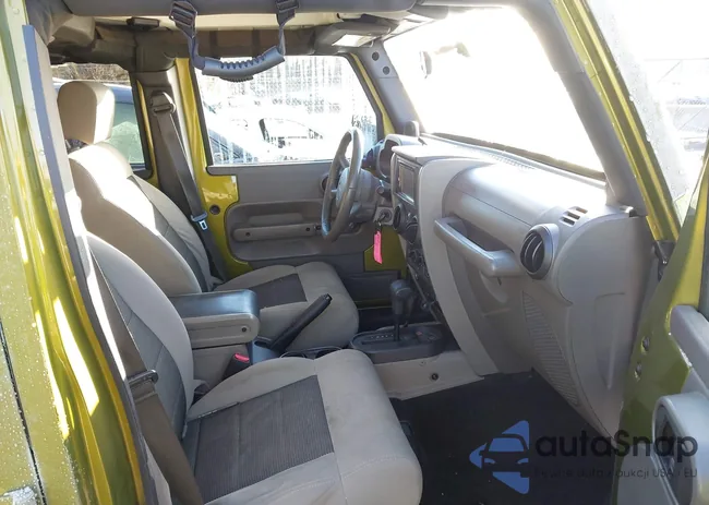 1J4BA3H18AL204205: 44158385