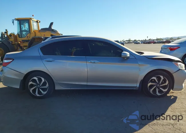 1HGCR3F85HA032449: 44159487