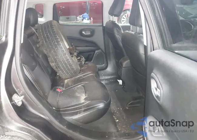 3C4NJDBB4JT402164: 44159651