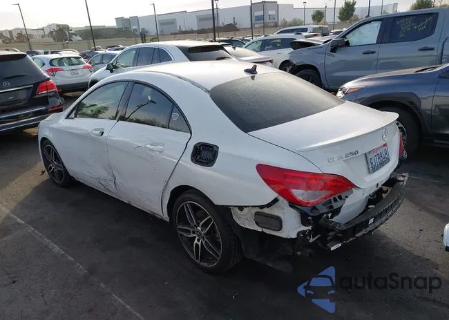 WDDSJ4EBXKN752209: 44159171