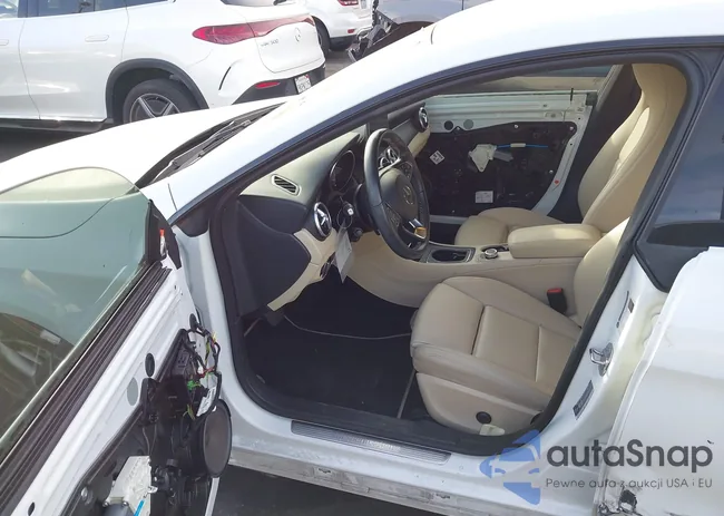 WDDSJ4EBXKN752209: 44159171