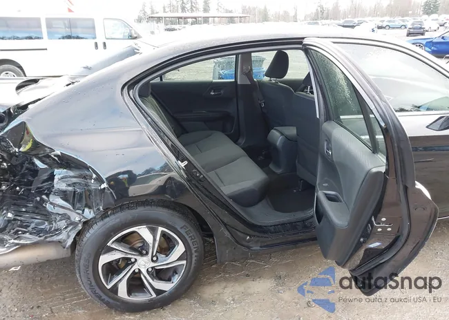 1HGCR2F30HA182788: 44160497