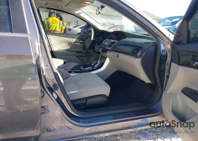 1HGCR2F77FA208464: 44160523