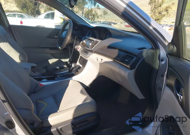 1HGCR2F88DA168708: 44160593