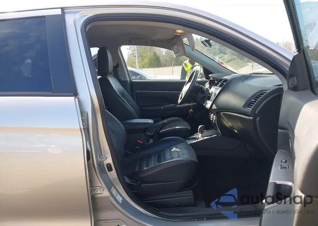 JA4AP3AWXJU000628: 44160660