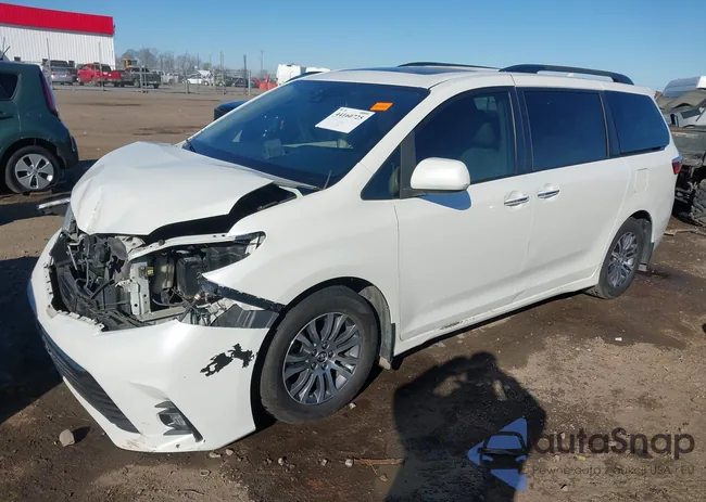 5TDYZ3DC9JS931996: 44160725