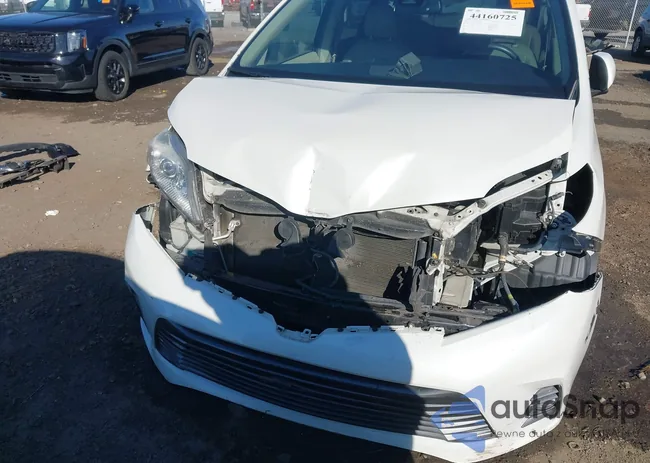 5TDYZ3DC9JS931996: 44160725