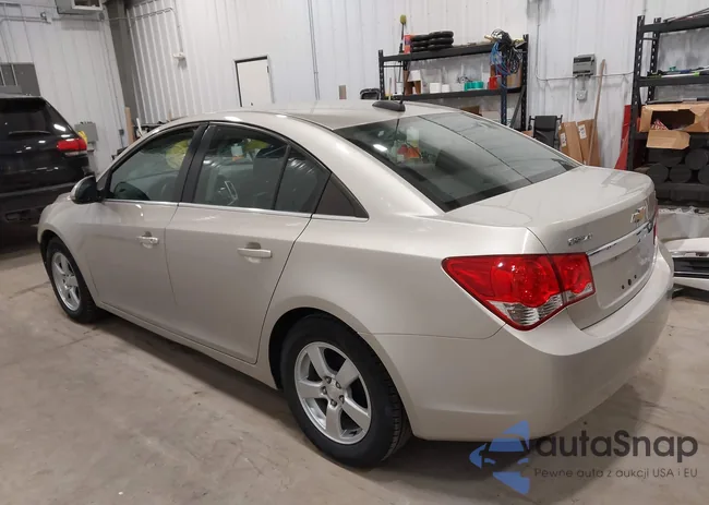 1G1PE5SB0G7215805: 44160741