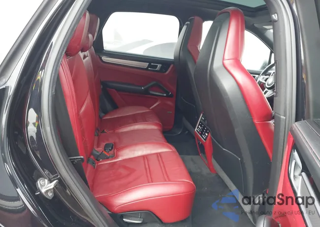 WP1AA2AYXKDA03273: 44160856