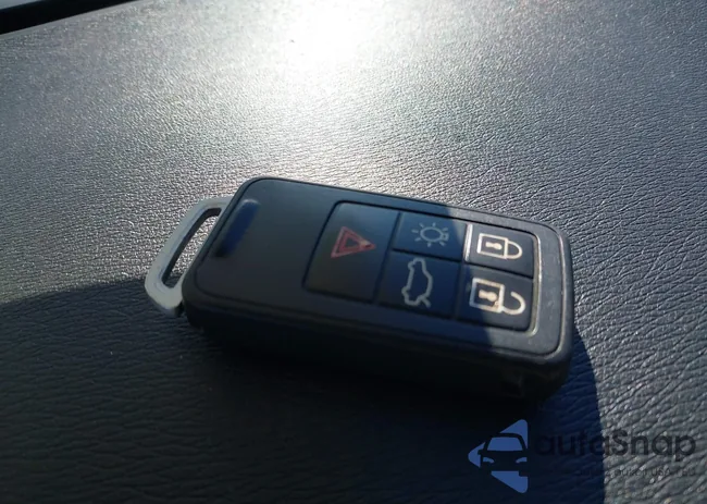 YV140MFK5F1346687: 44160877