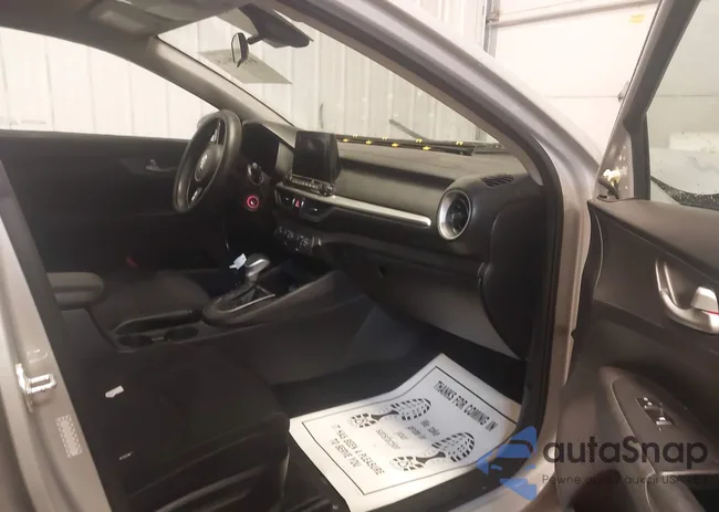 3KPF24AD9LE188171: 44160945