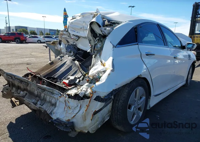 KMHEC4A46CA031284: 44160975