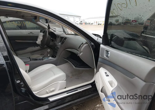 JN1CV6AR3DM358810: 44160109