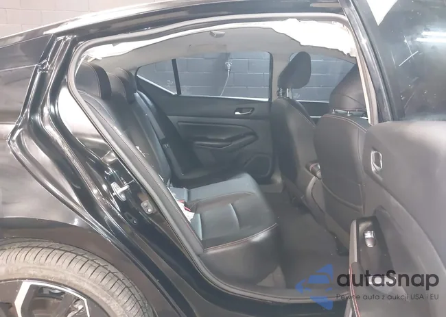 1N4BL4CW8RN423227: 44160128