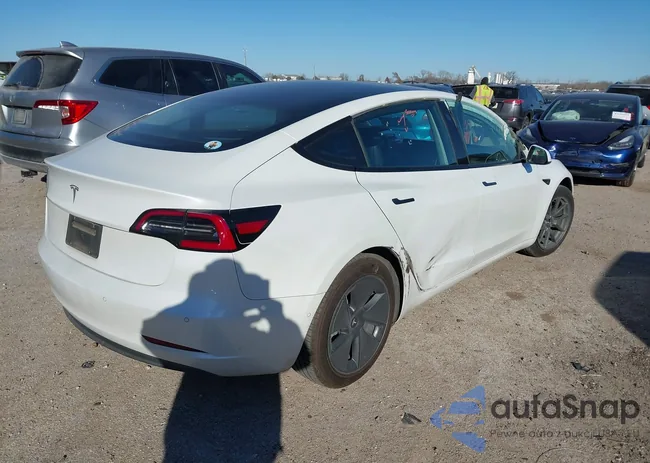 5YJ3E1EAXMF961380: 44160205