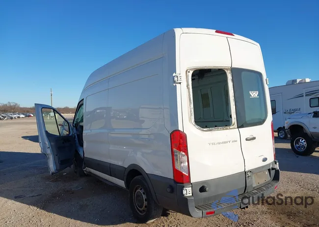 1FTYR2XM6GKB21966: 44160256