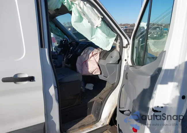 1FTYR2XM6GKB21966: 44160256