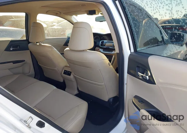 1HGCR3F8XFA026658: 44160415