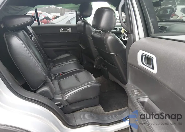 1FMHK8F83BGA47814: 44160424