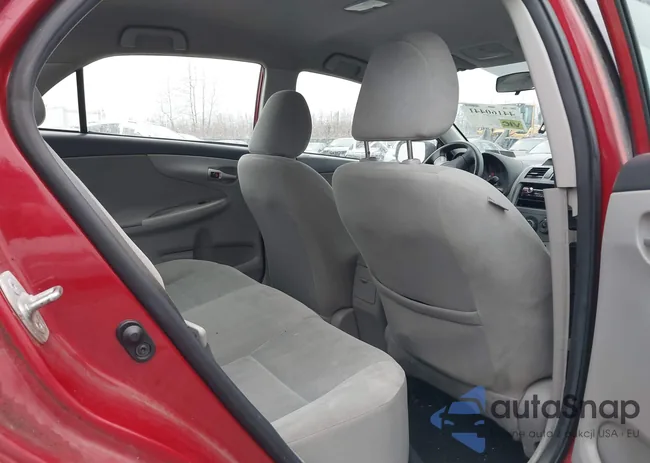 2T1BU4EE6CC772411: 44160441