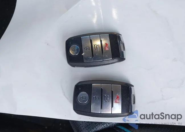 KNDCE3LG9L5035197: 44161475