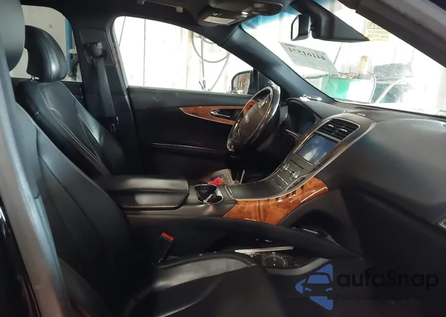 2LMTJ8LP2GBL68108: 44161574