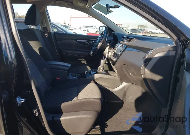 JN1BJ1CP5HW016565: 44161641