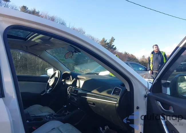 JM3KE4DY2G0704512: 44161662