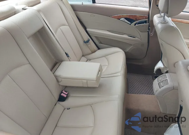 WDBUF87X58B315215: 44161702