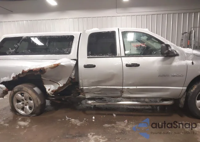 1D3HU18D53J664417: 44161942