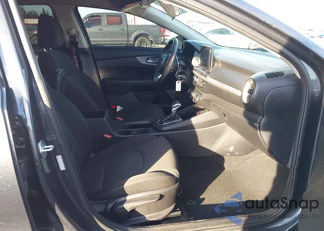 3KPF24AD4ME406003: 44161977