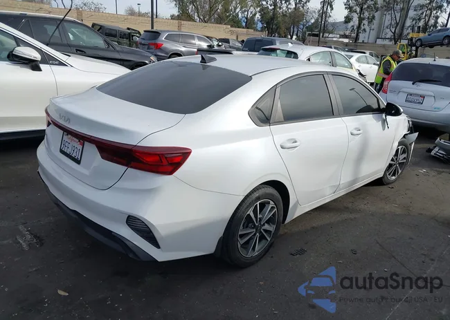 3KPF24AD3PE599314: 44161084