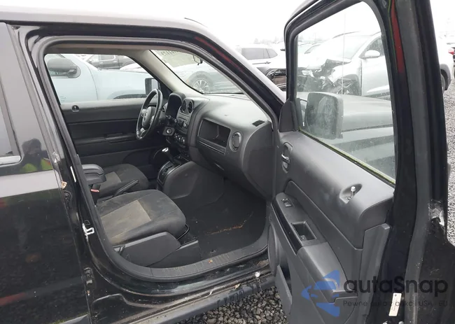 1C4NJRFBXCD540050: 44161173