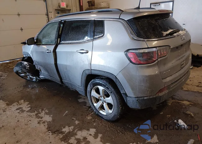 3C4NJDBB2JT177582: 44161244