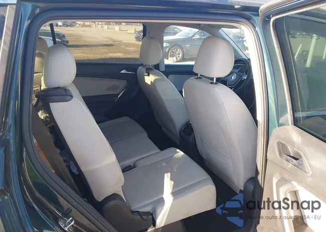 3VV3B7AX0KM142913: 44161294