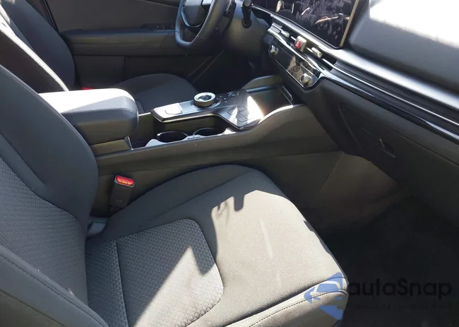 KNDPU3DG6T7310127: 44161386