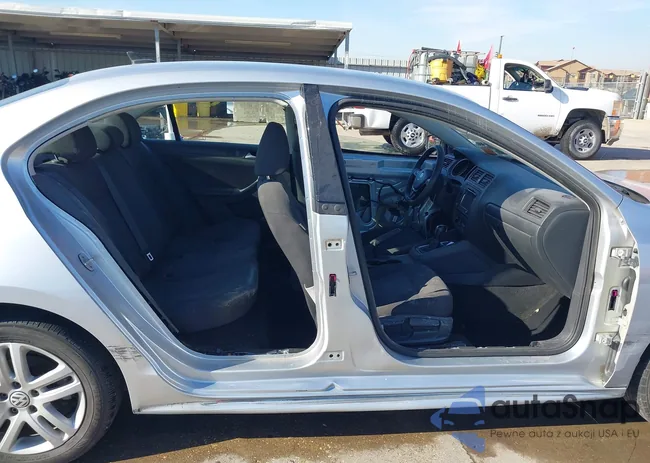 3VW2K7AJ4FM232820: 44162530