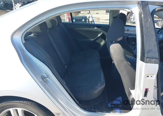 3VW2K7AJ4FM232820: 44162530