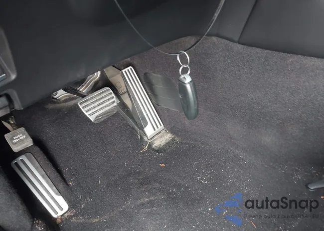 JN1BY1AP4HM740516: 44162592