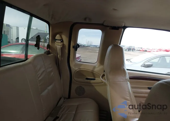 3B7HF13Z9XM526684: 44162689