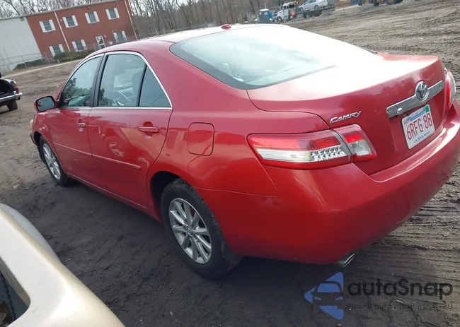 4T1BK3EK0BU630977: 44162351